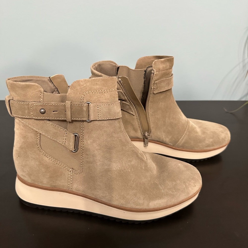 Clarks Woman's Boots  size 8 1/2 NWOT
